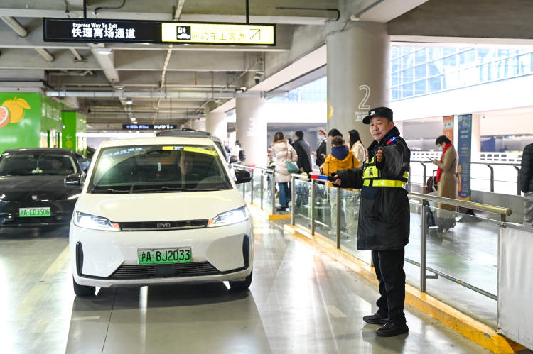 虹桥停车场网约车乘车点
