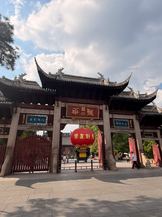 龙华寺
